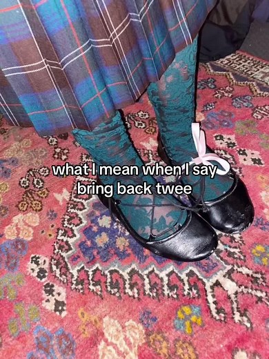 Embracing the Twee Aesthetic of the 2000s