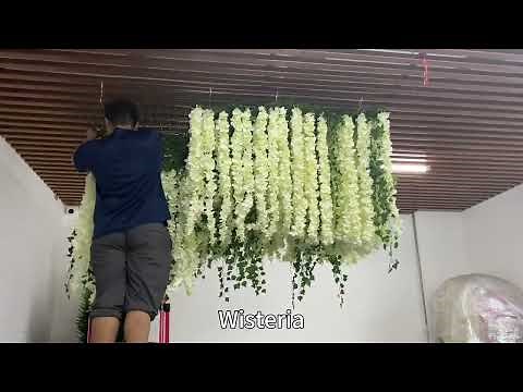 The wisteria ceiling decoration is suitable for decorating the wedding event.