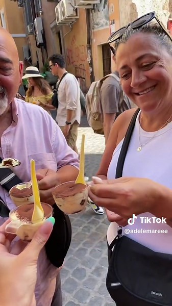 Rome Vlog: Coliseum, Pizza, & Venice!