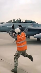 2.1M views · 65K reactions | When fighter jet marshal dances on duty #womenpilot #marshal #womenmilitary #pilot #usaf #femalepilot #f18 #f16 #f35 #f15 #military #aviationlovers #fighter #avgeek #bestchallenge #beautybloggers #goodvibes #goodtimes #foryou #foryoupagе #reelsviralvideo #usa #usareels #viralreelsfacebook #viralvideoreels #viralposts | Alysse Military | Facebook