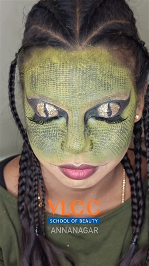 Snake face creative makeup demo by expert trainer | VLCC Chennai #bestmakeupacademy #makeupcourse
