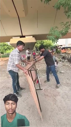 गरीब भाई की मदद