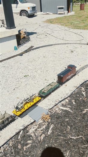 Running my G scale CSX train