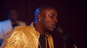 Akon - Lonely (The Song LIVE)1080P