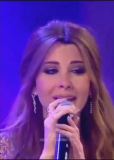 Nancy Ajram _ Ya banat _ Live