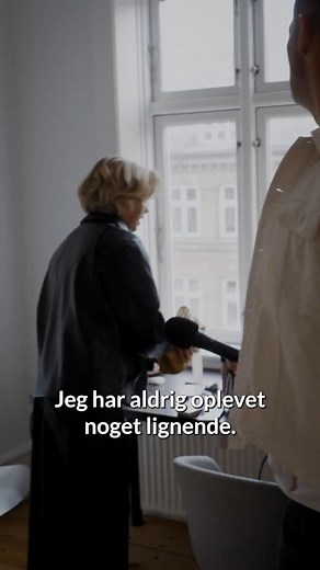 4.1K views · 150 reactions | Nyt program på YouTube! Jeg er taget til @danishbeautyaward med @annahaarupmunch . Jeg kæmper mod de andre sultne reportere på den røde løber, støder ind i gamle venner og skal på scenen for at uddele en pris - kom med! Link i bio | Benjamin Hav | Facebook