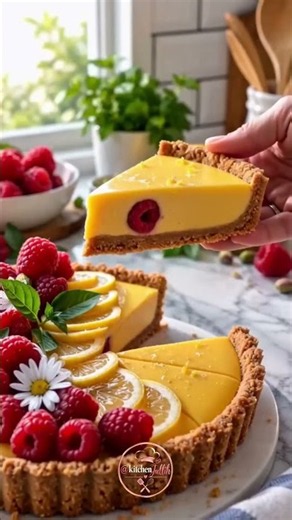 🍋 **Lemon Raspberry Tart**
