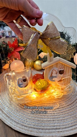 Dica da Kika on Instagram: "Vocês sempre me pedem formas de montar os personalizados, então hoje eu trouxe aqui uma proposta bem especial de um kit lindo com um valor percebido muito maior do que o gasto nos itens colocados. Comenta aqui o que você achou dessa ideia que saiu menos de 60 reais e já me segue para mais dicas. Claro que você também pode adaptar alguns itens e deixar ainda mais especial e mais em conta também hehehehe. Para comprar as cartelas de dtf uv basta acessar nosso site no li