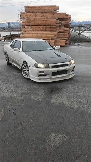R34 Skyline at the lumbar yard