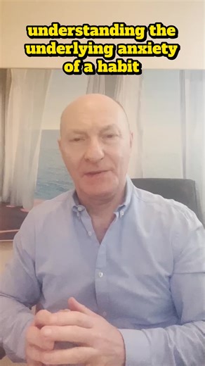 Understanding the Anxiety Behind Habits Many habits aren’t about pleasure. They’re about managing anxiety. For many people, smoking or vaping isn’t just a habit — it’s a way of regulating anxiety. Not always obvious anxiety. Often quiet, background tension: • restlessness • pressure • unease • overwhelm • the need to switch off Smoking temporarily soothes that feeling. So the mind learns: this helps. Over time, the habit becomes automatic — not because of weakness, but because the nervous system
