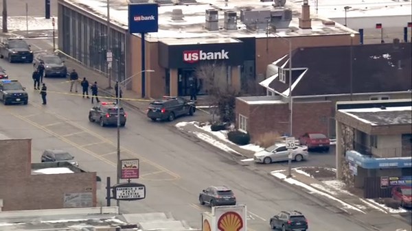 Armored truck attempted robbery sparks large police response outside south suburban bank: official