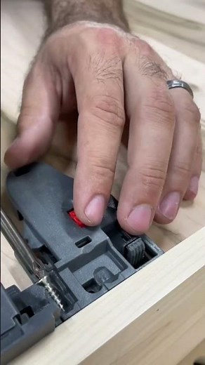 Undermount drawer slide install