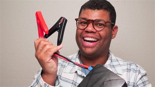 A compact emergency car tool that does more than you expect