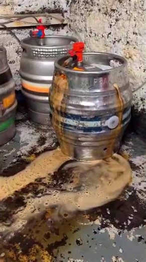 When the keg taps wrong #shorts #bartender #oops