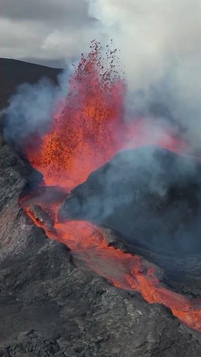 lava volcano eruption krakatoa Iceland live footage for you satisfying lava fire lightening