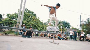 A rundown on the good times, Go Skateboarding Day Cebu 2018! Thank you to the sponsors: Square Edge General Merchandise, Strap, Boxless, Fast times skateshop, Private clothing, Incima, CGI partners and architects and all the other homies who gave cash prices and their time to make it the event a super succesful one. Film and Edit: Waks Push clip: Lemon skatevid Full video will be published by Cebu's premier skate filmer Cliff Rigor Music: NOFX - Stickin’ in My Eye (Ska-Punk Cover) - Mates Series