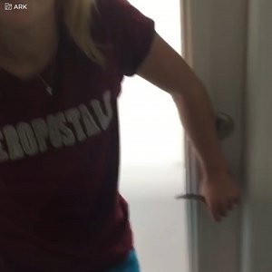 525K views · 1.6K reactions | Jej chłopak zerwał z nią, gdy zobaczył ją z innym mężczyzną. Zamiast w dojrzały sposób zaakceptować rozstanie, przeżyła potężny wybuch, który drogo ją kosztował. Straciła nad sobą panowanie i była gotowa zrobić wszystko, aby jej „ukochany” wyglądał jak złoczyńca, ale zamiast tego pokazała jedynie swoje okropne i niedojrzałe zachowanie. | Pozytywny | Facebook