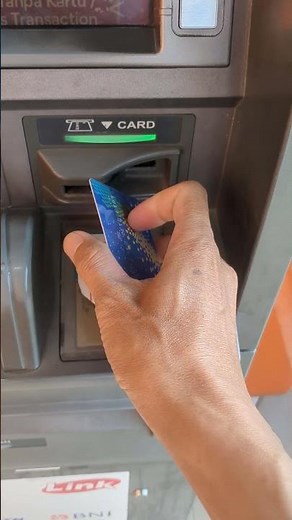 The Right Way to Insert an ATM Card into an ATM Machine #atm #atmbni #atmbri