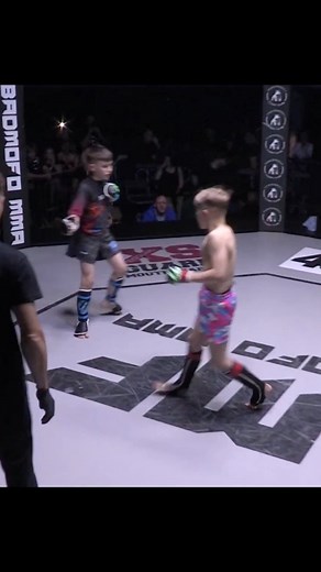 Badmofo MMA Juniors 3: Ceejay “The Mini Beast” Felton made his MMA debut in style picking up the win via. 1st Round Armbar! | FightingLab