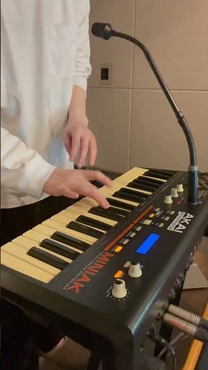 AKAI MINIAK Virtual Analog Synthesizer and Vocoder #akaiminiak #synthesizer #vintagesynth #brunomars