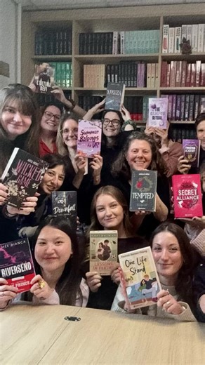 L’année 2026 commence, donc on s'est dit que c’était le bon moment pour vous partager nos coups de cœur de 2025 🫶 #BookTok #addictives #romance #bookaddict