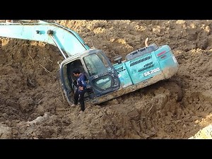 Kobelco SK200 Excavator Accident Sink Mud - Excavator Stuck in Deep Mud Recovery [Part1]