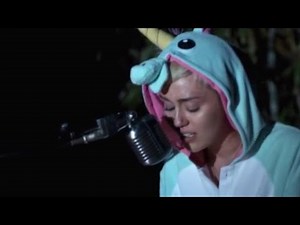 A Devastated Miley Cyrus Cries While Singing a Song She Wrote About Her Dead Blowfish