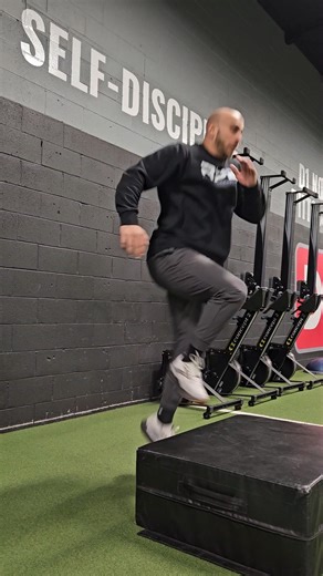 RPE Physical Therapy on Instagram: "Plyometrics Pt. 2 Plyometrics consist of three phases: energy storage, amortization, and propulsion. 1️⃣ Energy storage phase Also referred to as the eccentric, loading, braking, or stretch phase (sometimes called “absorption,” though this term has fallen out of favor). During this phase, muscles rapidly lengthen under load while tendons stiffen and store elastic energy—similar to a compressed spring. 2️⃣ Amortization phase This is the brief transition between