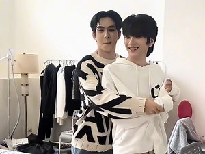 【auausave】auau又开始操控小猫跳舞了 你俩双人舞原来是这样跳的 Astral杂志_哔哩哔哩_bilibili