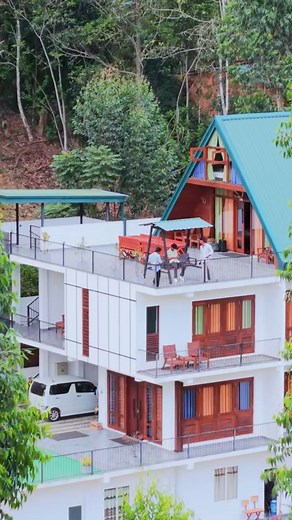 හපුතලේ යන අයට සුන්දර පරිසරයක නිදහසේ නිවාඩුවක් ගත කරන්න හොදම තැනක් මෙන්න - Top Mountain Resort 🛖🌈🌻🔥🚂💚 Family එකේ අයට යාළුවෝ Set එකට වගේම couple වලට සීතල හපුතලේ සුන්දර නිවාඩුවක් ගත කරන්න හොදම තැනක් තමයි Top Mountain Resort කියන්නේ ❄️🏨 මෙතන කෑම බීම ඇතුලු සුපිරිම නිවාඩුවක් ගත කරන්න අවශ්‍ය හැම පහසුකමක්ම හොදට තියන තැනක් වගේම ඉතාමත් හොද service එකක් දෙන තැනක් 🍛🤟 මෙතනට යන අයට හපුතලේ තියන Travel location වලට ඉක්මනින් යන්න පුලුවන් 📍 මේ hotel එකේ දවස් වල 30% off එකක් යනවා යන්න හිතන් ඉන්න අය booki