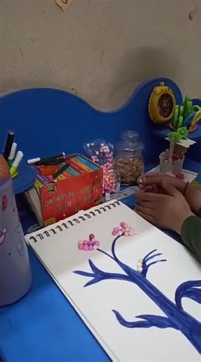 lets us make a beautiful tree #tree #diy #littleartist #craft #artycraftykids