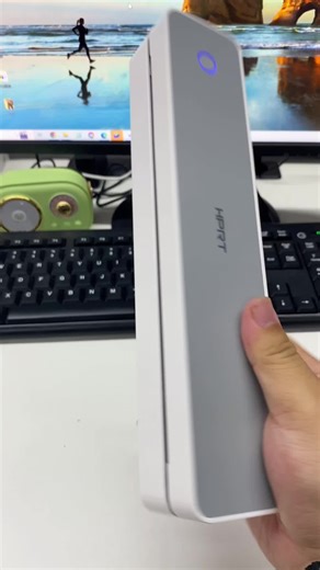 So dang cool, printing on the go has never been easier!! 🙌🏻#wirelessprinter #cordlessprinter #printer #printonthego #techfinds