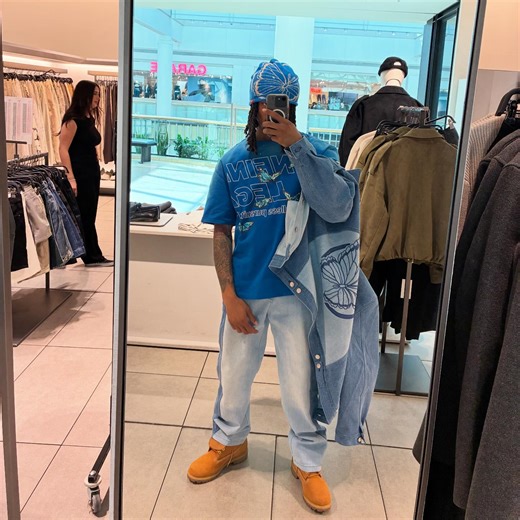 KIDD | NIGGAS SWITCHED UP 💤👎🏽 CANT LIE DAT SHIT WAS NEEDED 🖕🏽😁I MEAN HOW CAN I TRIP … WEN ON DIS TRIP ✈️ I MADE $12k @ WELL SEASONED 💰🧳 #sboky... | Instagram