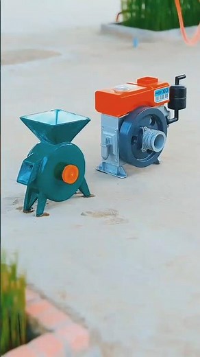 Corn Grinding Process and Loading into a Tractor 🌽🚜"
