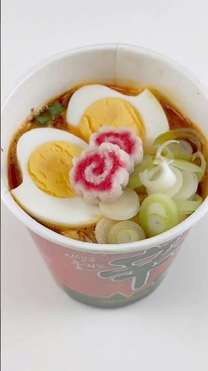 맛살로 만든 나루토 어묵 라면 Narutomaki Ramen