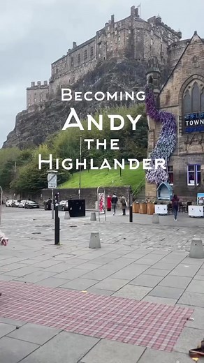 How to Wear a Belted Plaid Outside Edinburgh Castle