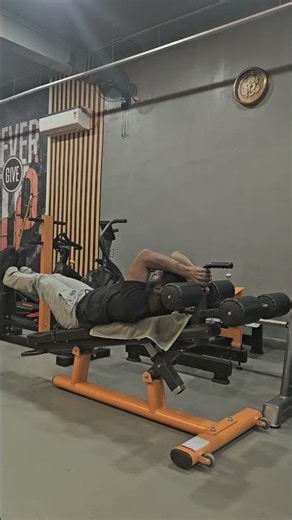 Decline bench leg raises: Abs on fire!#DeclineLegRaises