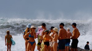 Mark Occhilupo and Mick Fanning surfing at Snapper Rocks, Australia. FULL EDIT: https://nobodysurf.com/snapper-rocks-australia-raw-days-april-2023/ 🎥 Dan Scott #surf #surfing #nobodysurf | NobodySurf