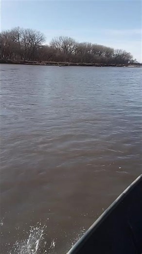 sps swamp runner going upstream stanton neb on the elkhorn river