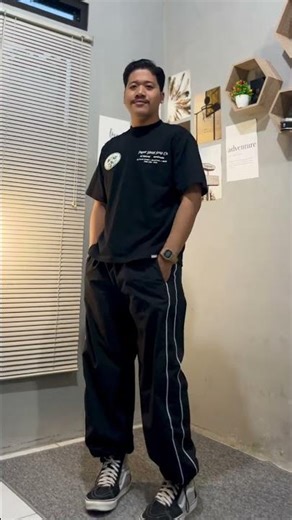 Casual fit loose pants and Boxy tshirt #ootd #fashion #outfit #outfitideas