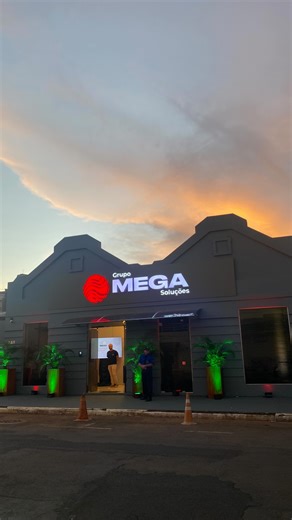 Em Ijuí, a MEGA Soluções TI inaugurou nesta sexta-feira, 14, seu novo espaço físico e comemorou também seus dez anos de atuação no setor de tecnologia da informação. A empresa, fundada em 2015, ampliou sua presença regional oferecendo serviços como infraestrutura de rede, backup empresarial, cibersegurança, compliance e soluções em nuvem. Em entrevista concedida à Rádio Progresso de Ijuí, o diretor da MEGA, Tarciso Henrique dos Santos, destacou que o novo endereço simboliza a evolução da empresa