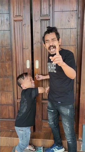 sketbor, sketbor tricks, sketbor riding, sketbor stunts, skateboard, skateboarding, skate, #funny