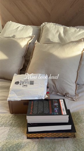 Book haul!!! I’ve been trying to be good I couldn’t help but grab Crowntide and The Bond that Burns!! Thank you so much to @titanbooks @Pan Macmillan UK @Hot Key Books @Bonnier Books UK for sending me these books 🥹🫶🏻 #bookhaul #bookish #foryoupage #tbr #booktok