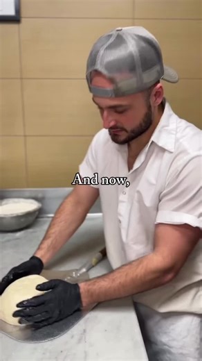 🎥 We're serving you a little BEHIND THE SCENES action today! Check out the vid above to see how our VIRAL Bread Bowls are handcrafted to perfection.... 👀🙌🍝 #Italiano