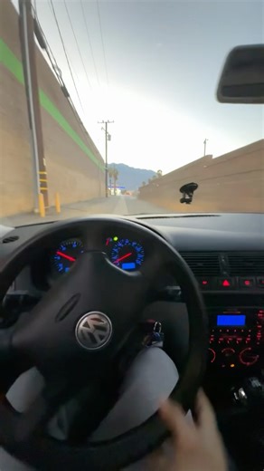 MK4 Golf TDI light acceleration in alley (straight pipe + modified airbox) #tdi #diesel #vw #cartok