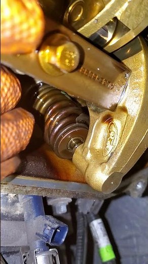 Ford 6.2 Broken valve spring
