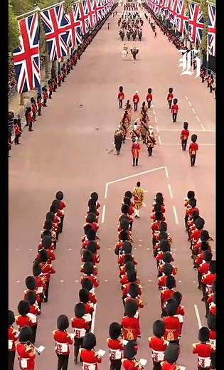 22K views · 125 reactions | Incredible scenes as the Queen's funeral procession begins to move.   https://bit.ly/3qMTLlQ | nzherald.co.nz | Facebook
