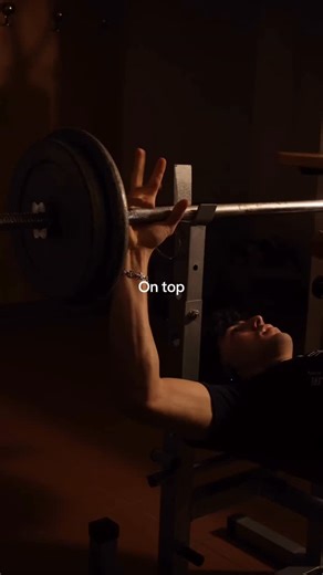 Juanma 🇦🇷 on Instagram: "On top 💪🏼 #handball #balonmano #pallamano #sport #bendini"