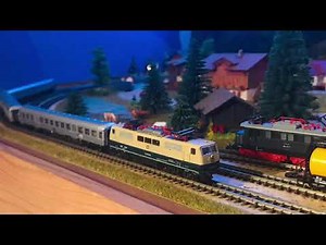 Märklin SPUR Z 8101 E 111 Z Scale.‪@maerklin‬