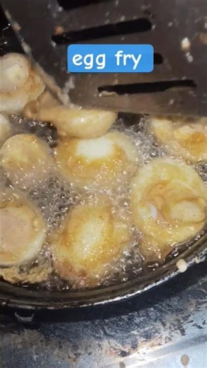 Maa ke kitchen me bane Home made eggs fry #eggrecipe #eggfry #momlife #ytshort #familyvlog